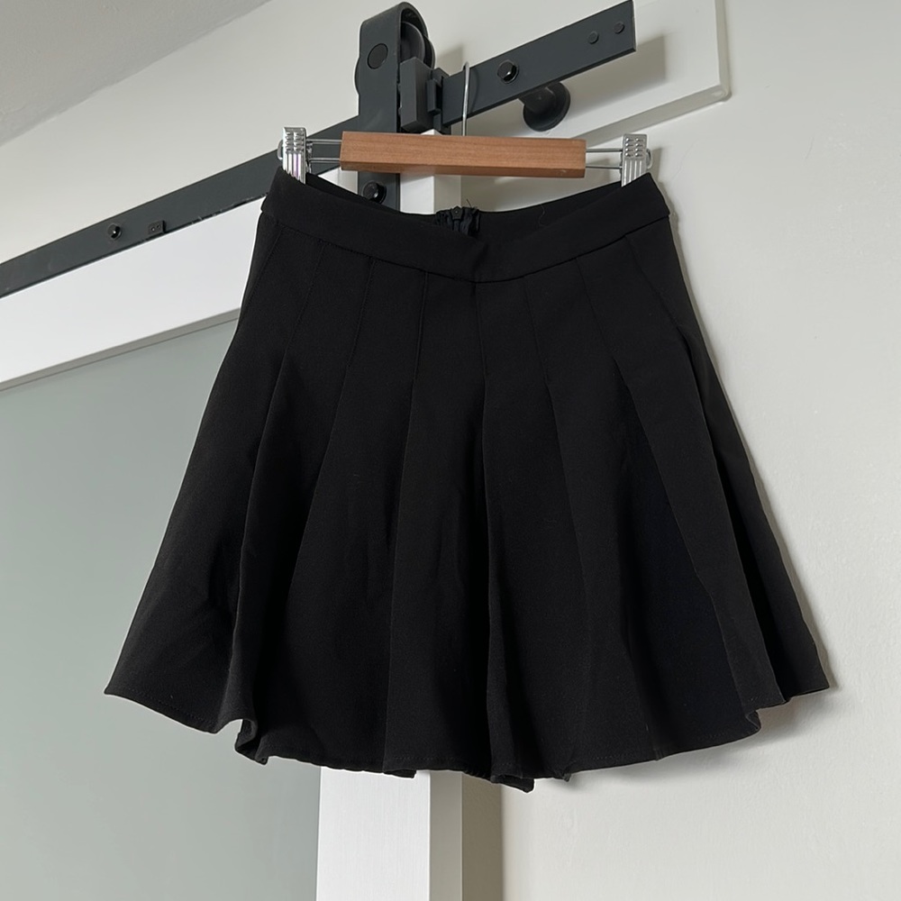 Princess Polly Pleated Skirt Size 2